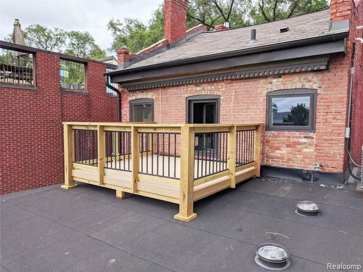 Luxury Design Focused, Detroit Themed Apt Near Downtown In The Art District Apartment Exterior foto